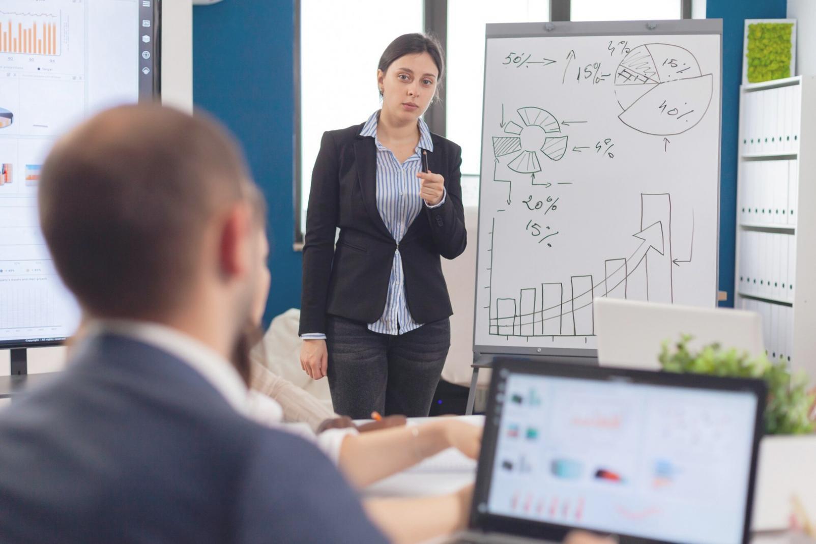 Espace de travail collaboratif pour l'apprentissage de la gestion budgétaire